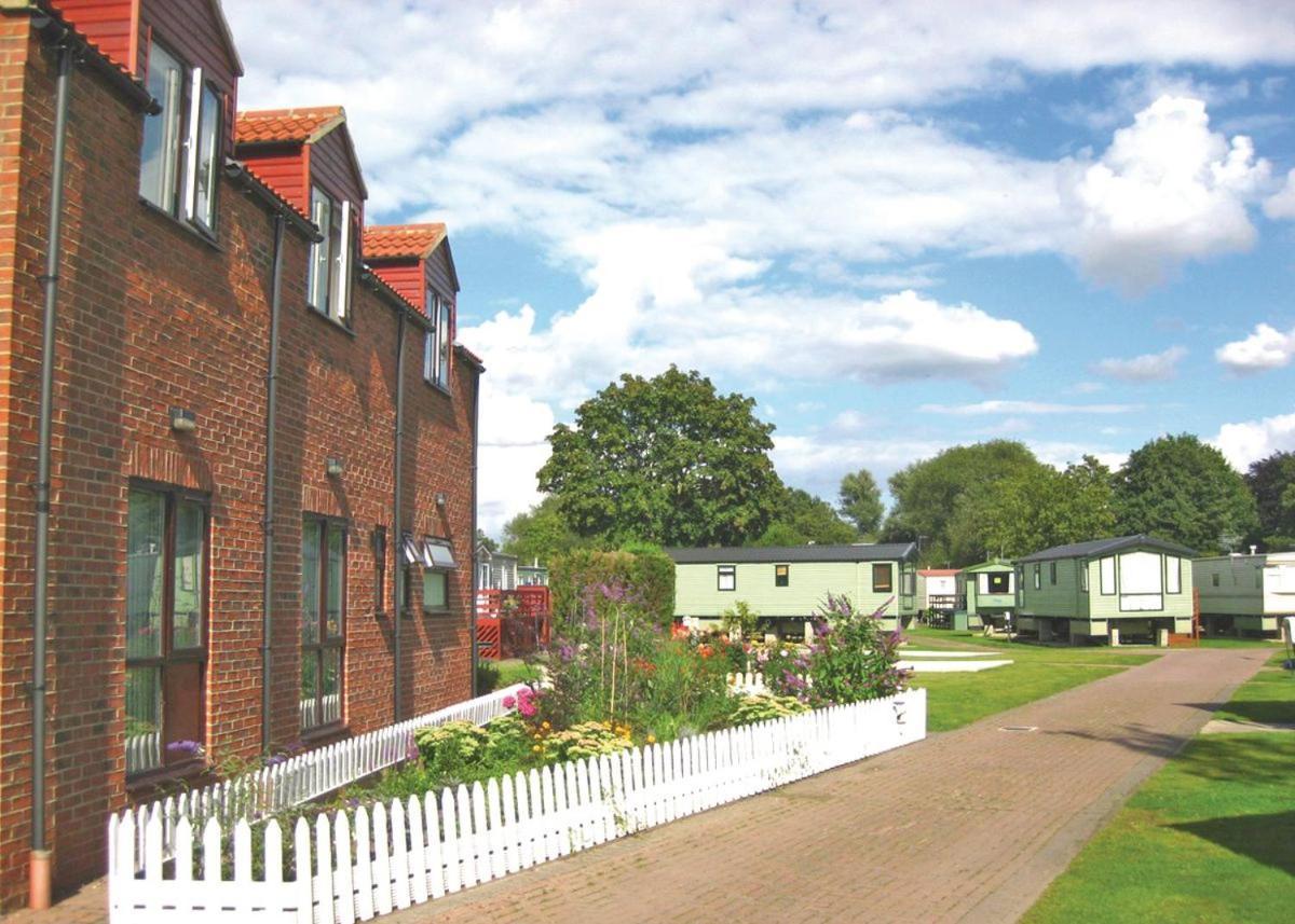 Weir Country Park Holtby Exterior foto